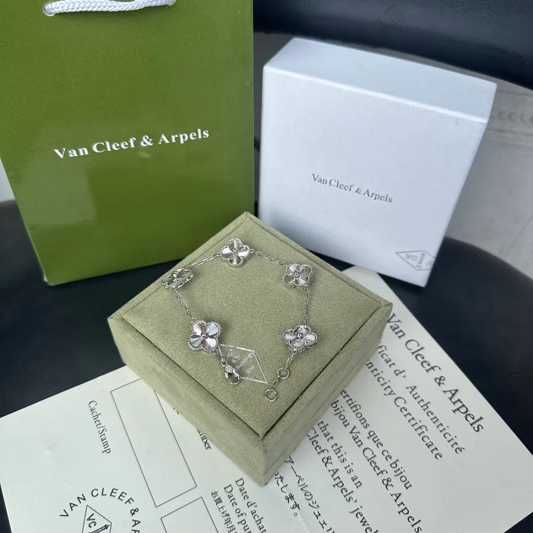 Van Cleef & Arpels Vintage Alhambra Bracelet — image 9