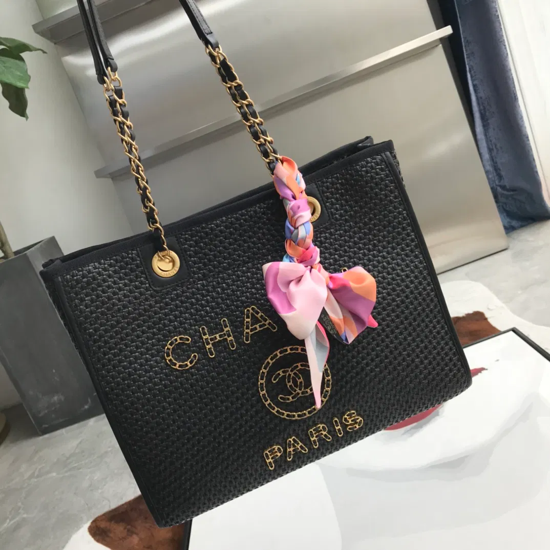 CHANEL TOTE — image 6