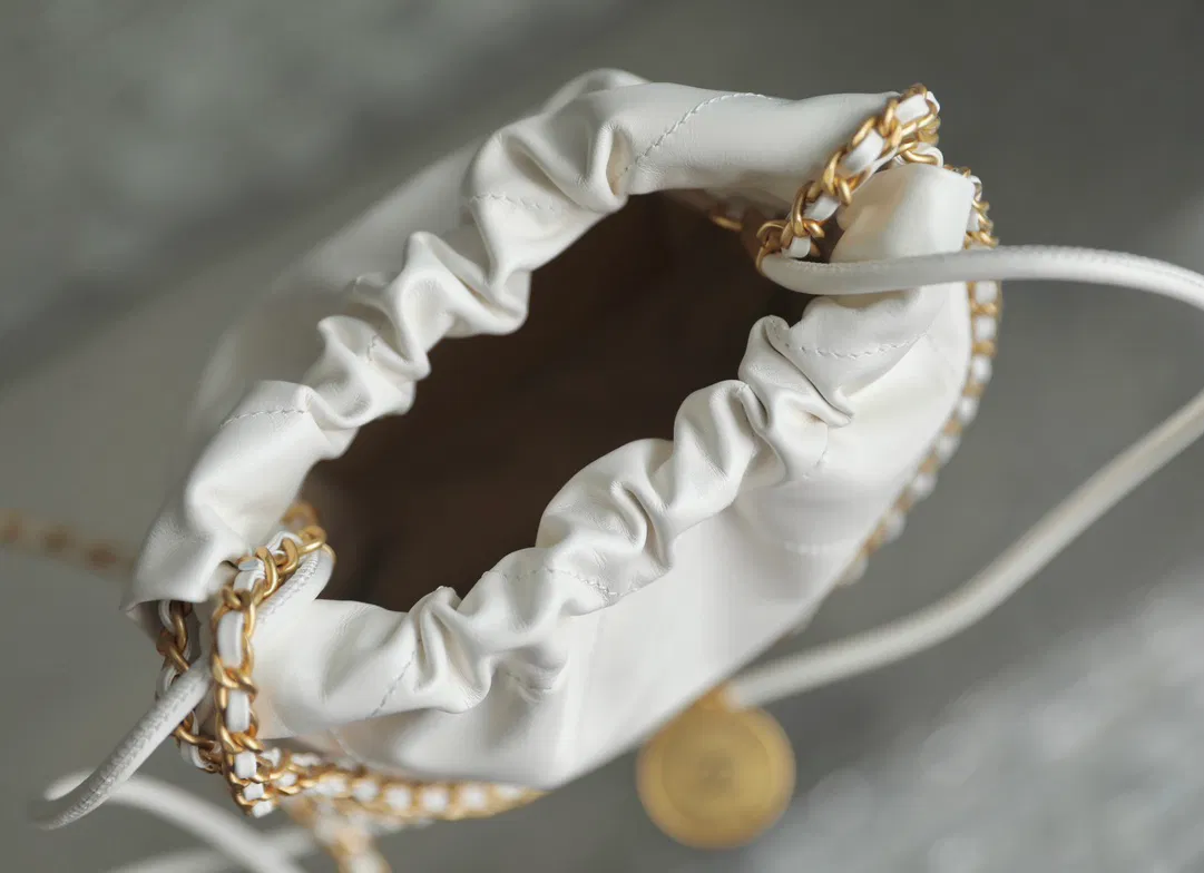 Chanel 22 mini bag — image 6