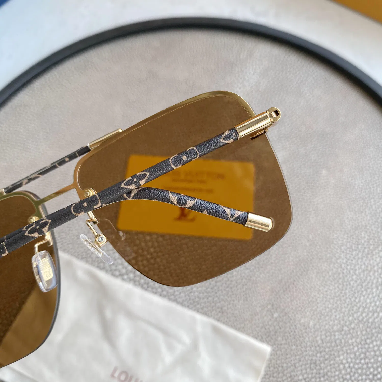 aviator sunglasses — image 4