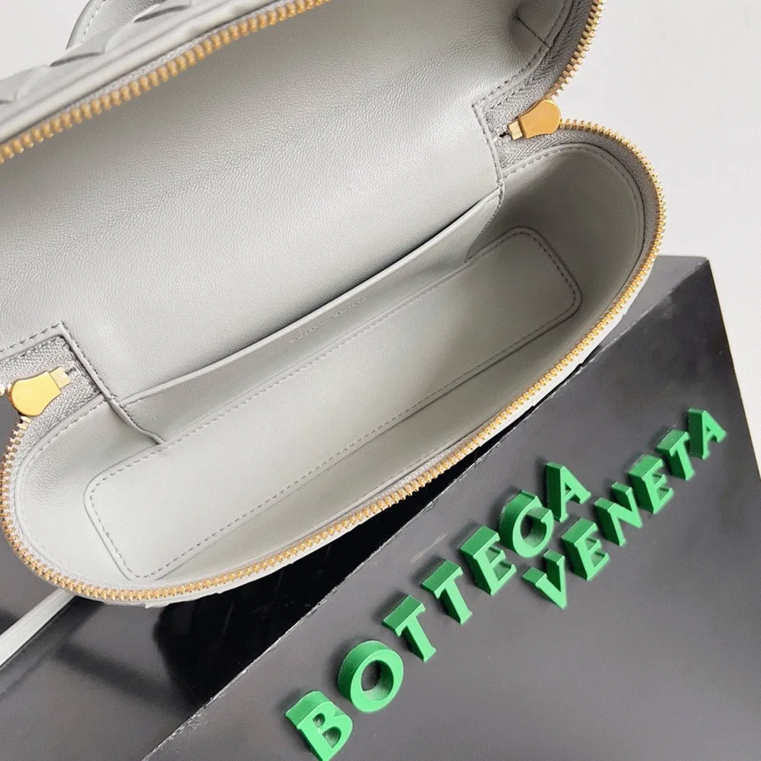 Bottega Veneta Bang Bang Vanity Case Ivory — image 10