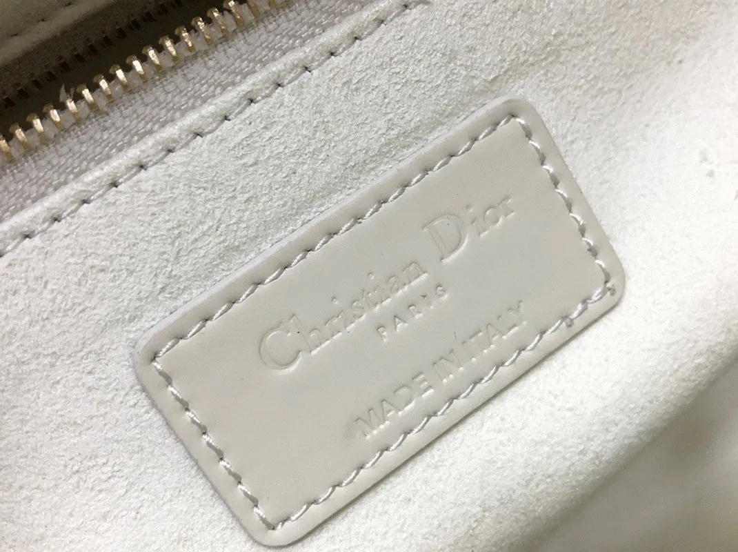 Dior Lady Dior Medium Bag Knockoff in White — image 3