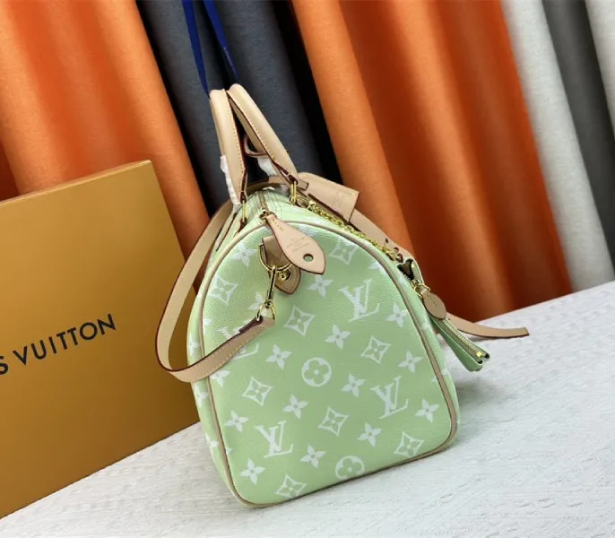 Louis Vuitton Speedy P9 Bandouliere 40 Bag In Light Green — image 9