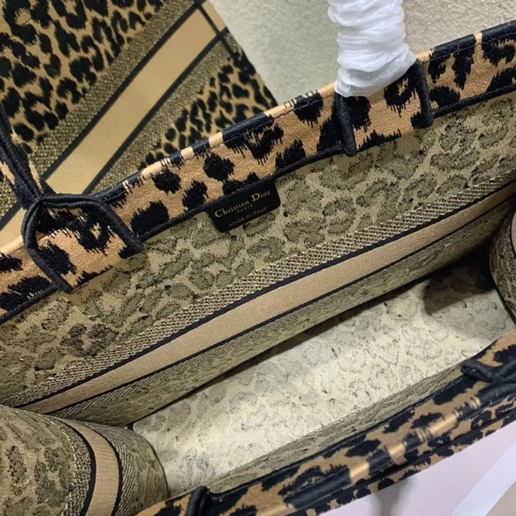 Dior Large Book Tote Bag in Beige Multicolor Mizza Embroidery — image 6