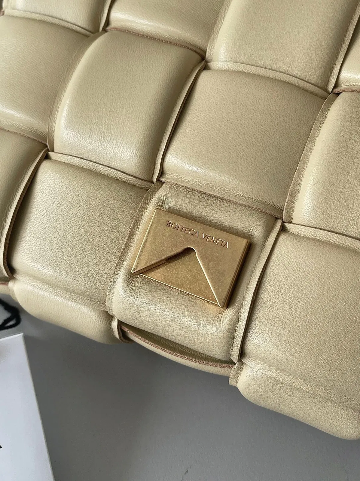 Top Quality Knockoff Bottega Veneta Padded Cassette Bag In Porridge — image 5
