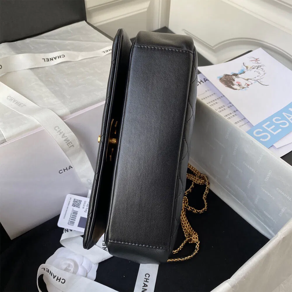 CHANEL FLAP BAG — image 3