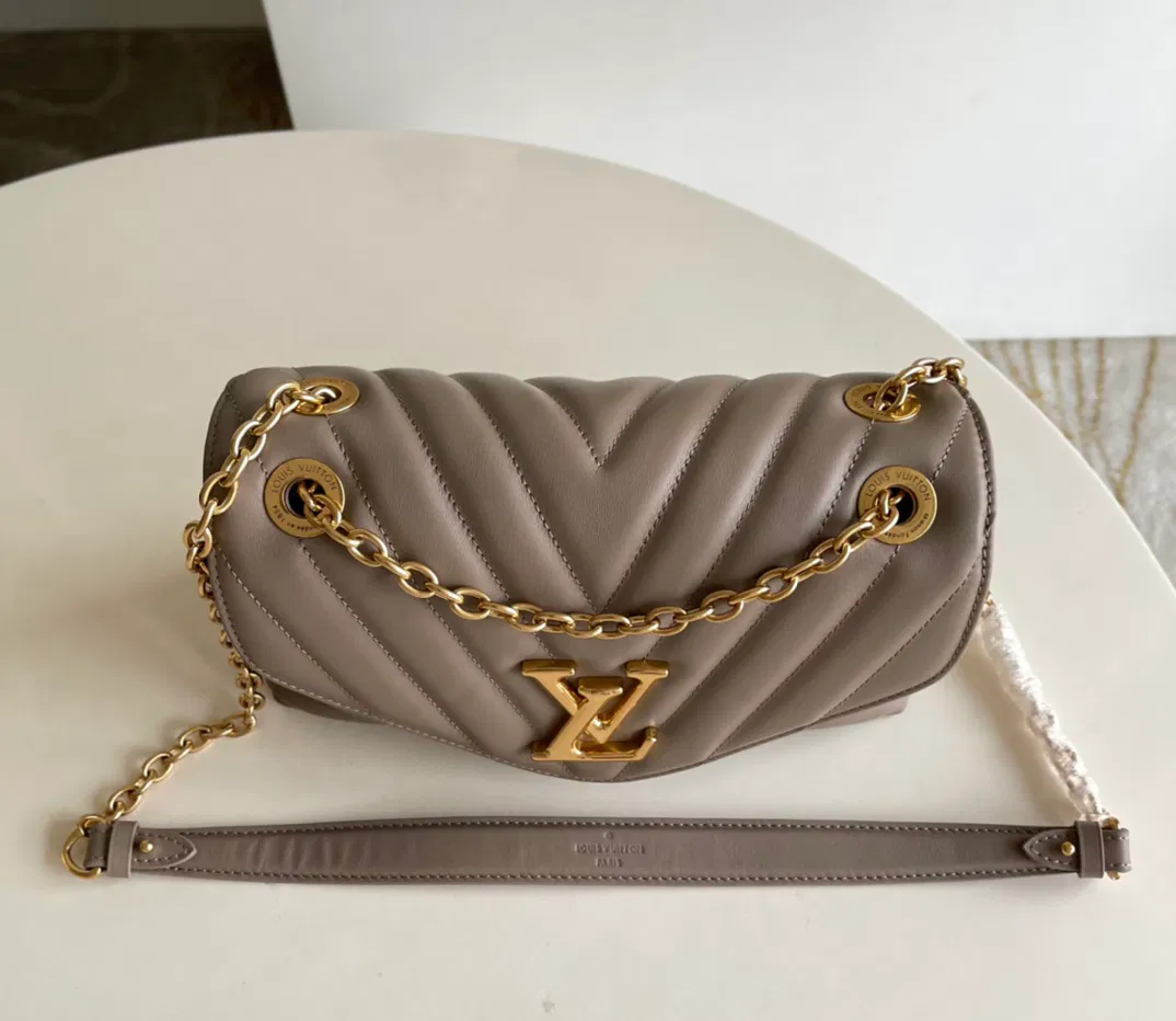 LV NEW WAVE CHAIN BAG — image 7