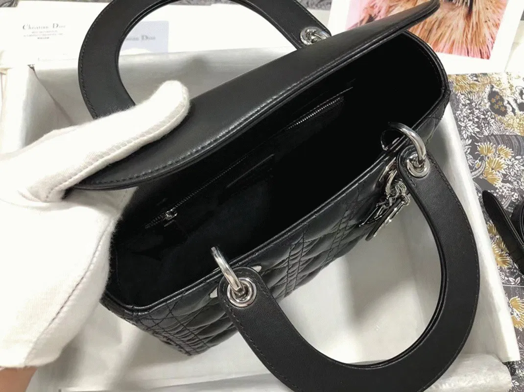 Dior Lady Dior Medium Bag in Noir — image 2