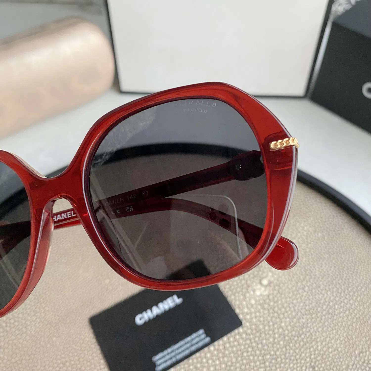 Round Sunglasses — image 4