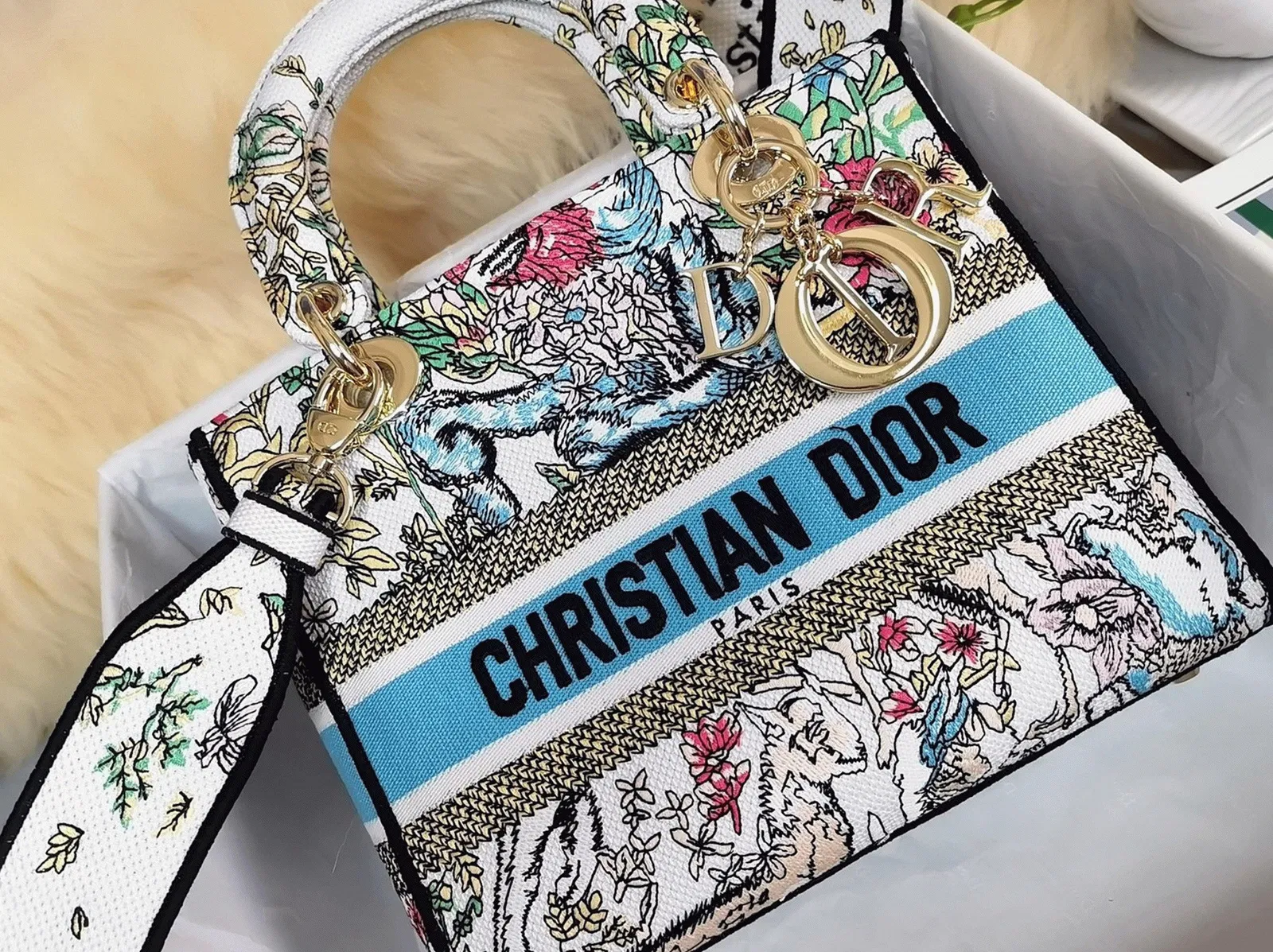 Dior Lady D-Lite Medium Bag in White D-Constellation Embroidery — image 6
