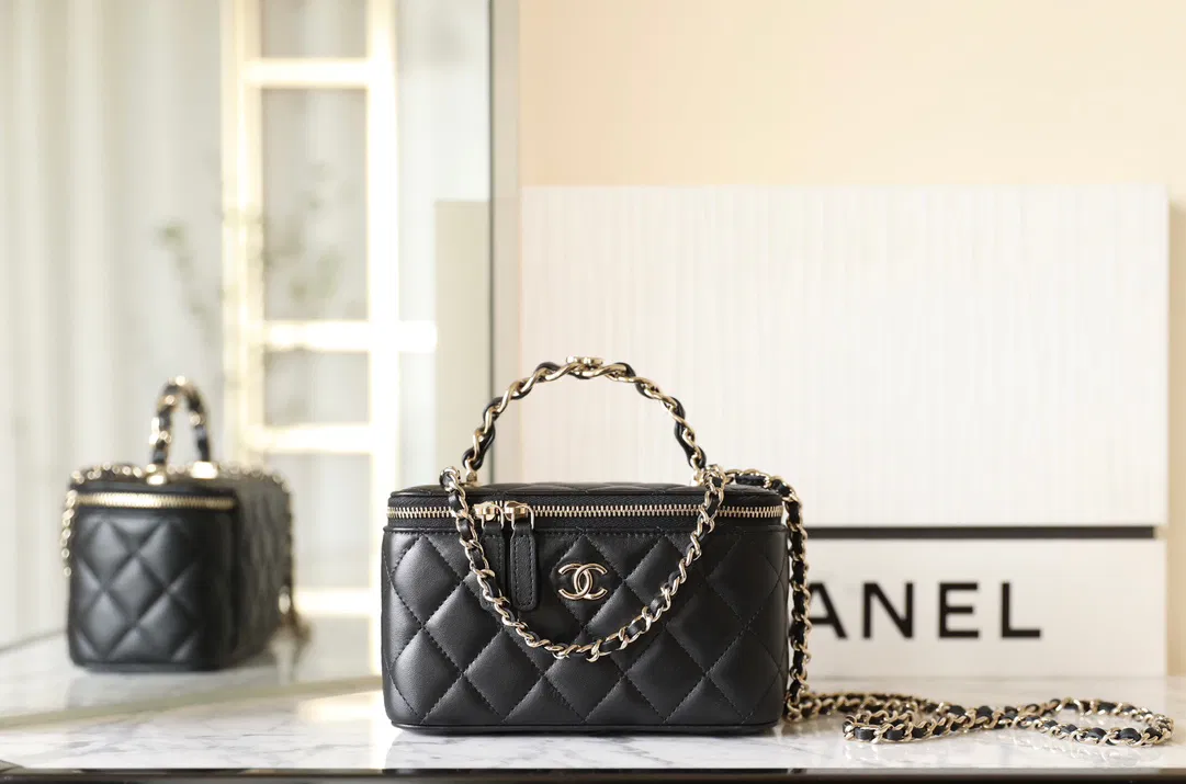 Chanel box