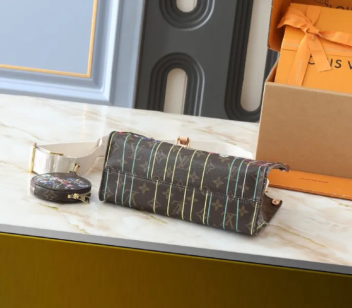 X TM Monogram Canvas Onthego PM — image 4