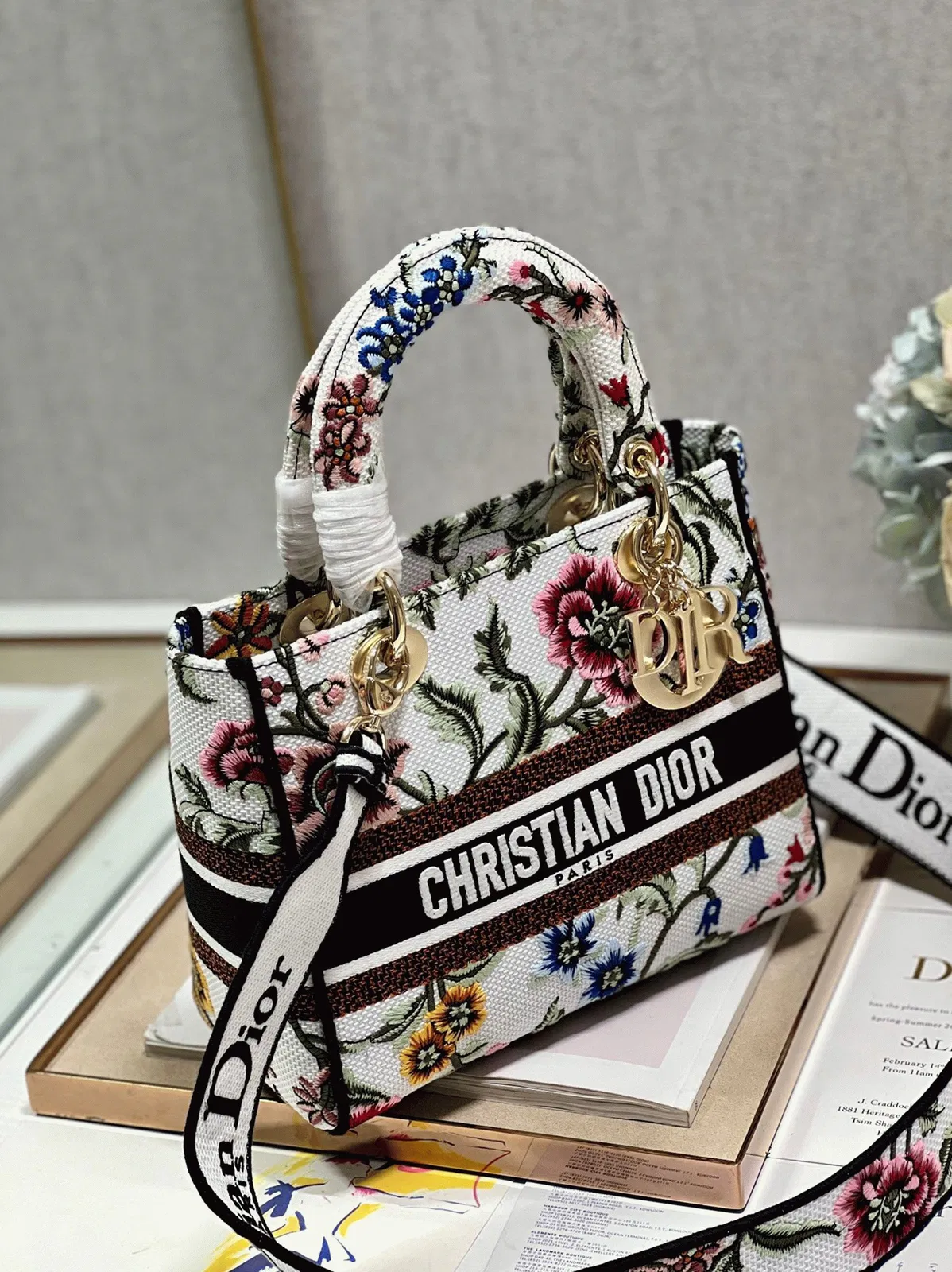 Dior Lady D-Lite Medium Bag in White Dior Petites Fleurs Embroidery — image 3