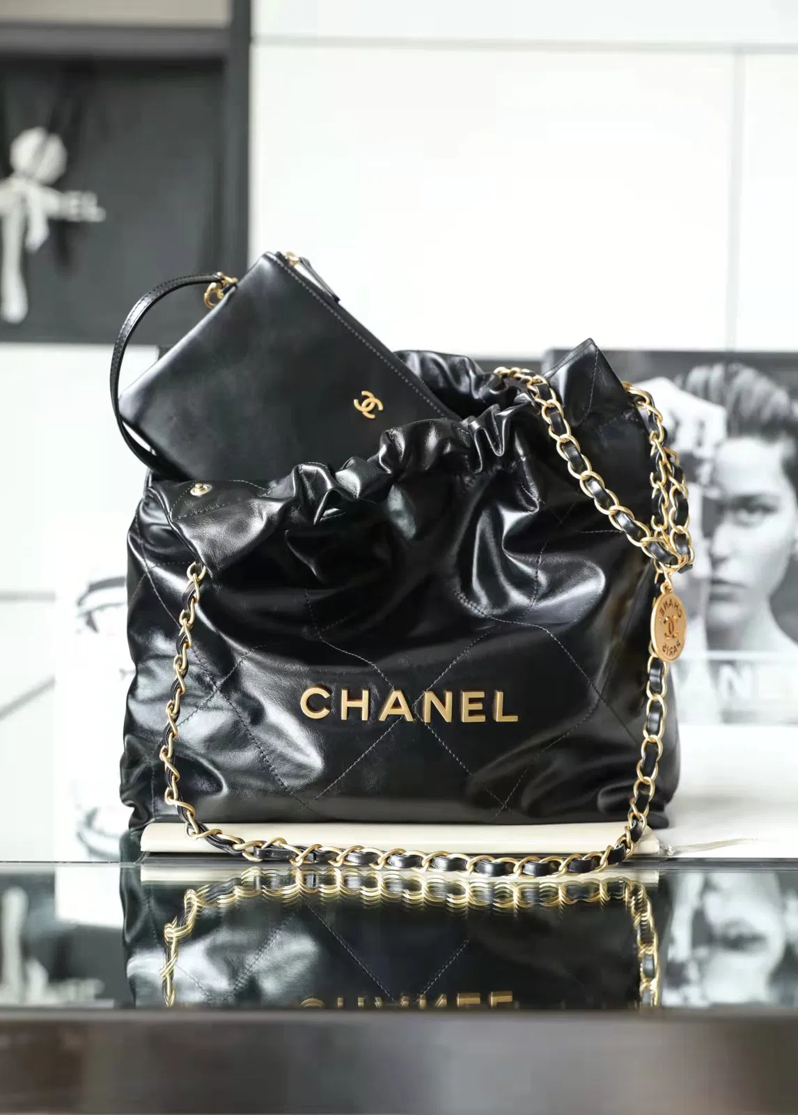 Chanel 22 Medium — image 10