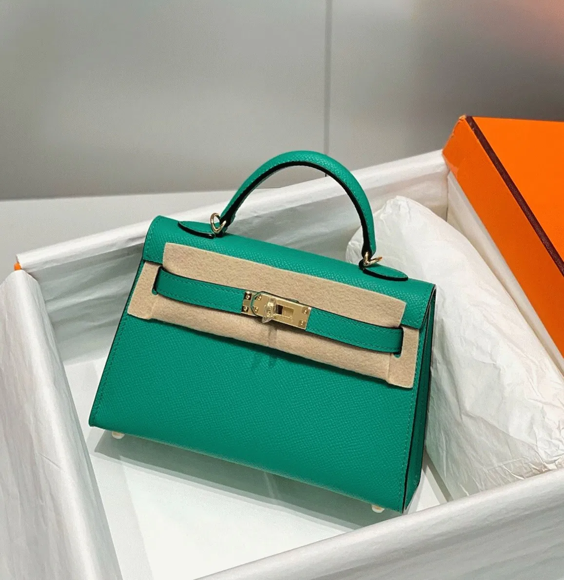 Hermes Kelly Mini II Bag in Vert Jade — image 2