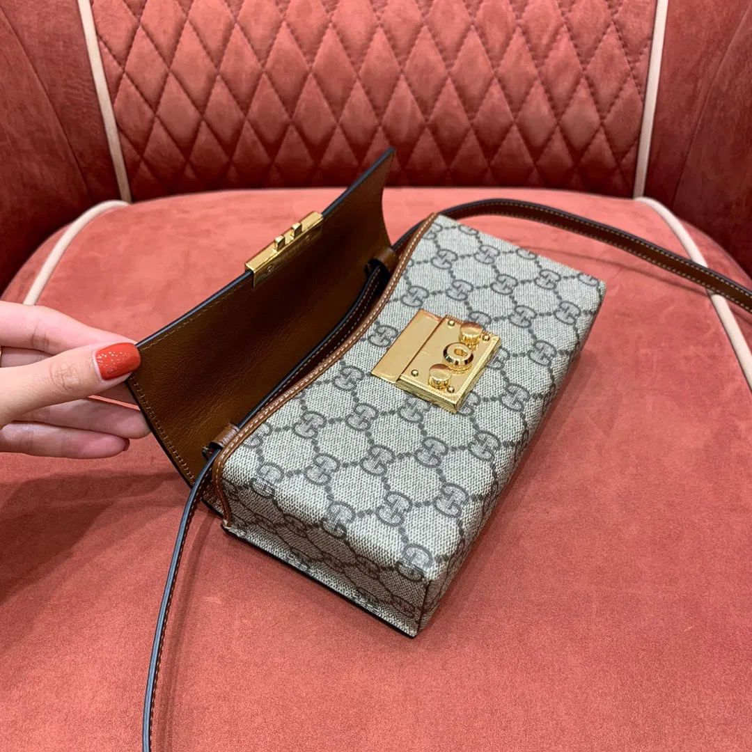 Gucc1 padlock bag — image 5