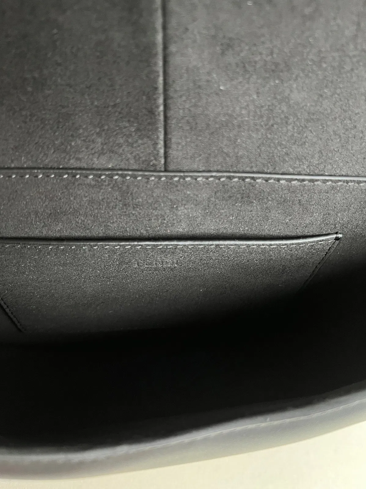 Top Quality Fendi C’mon Medium Bag in Black — image 3