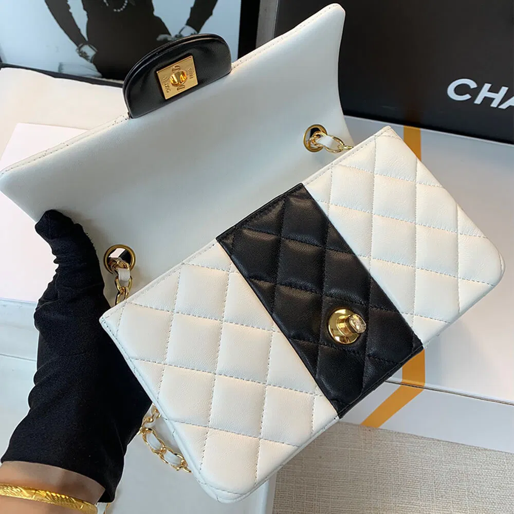 CHANEL MINI FLAP BAG — image 5