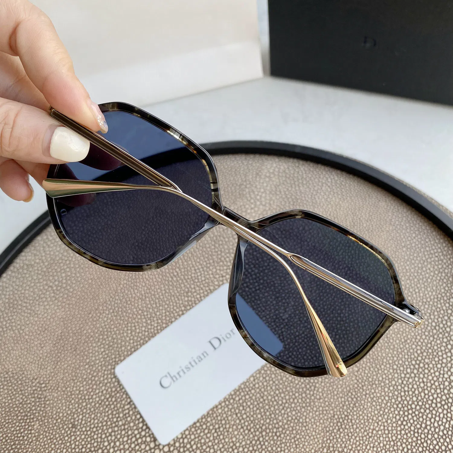 Round Sunglasses — image 5