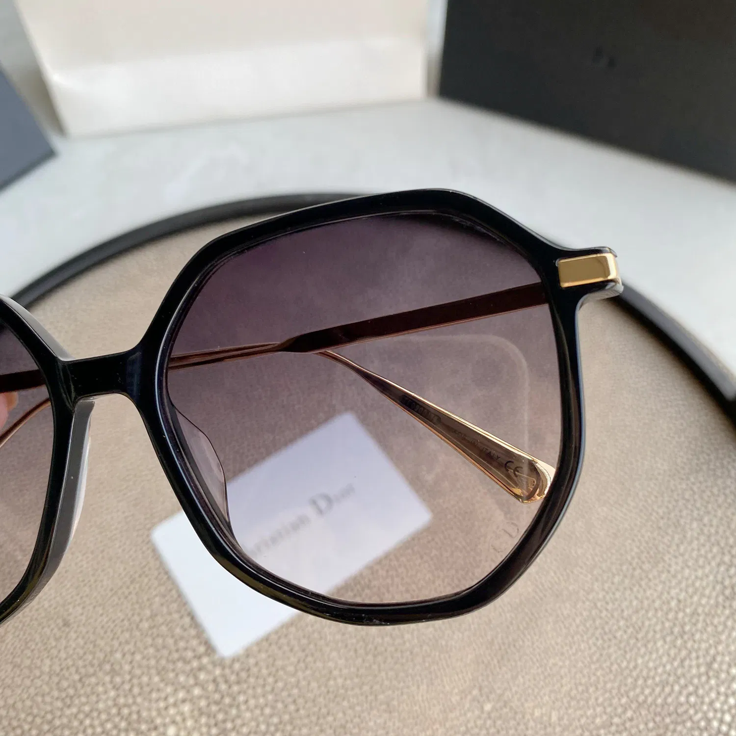 Round Sunglasses — image 4