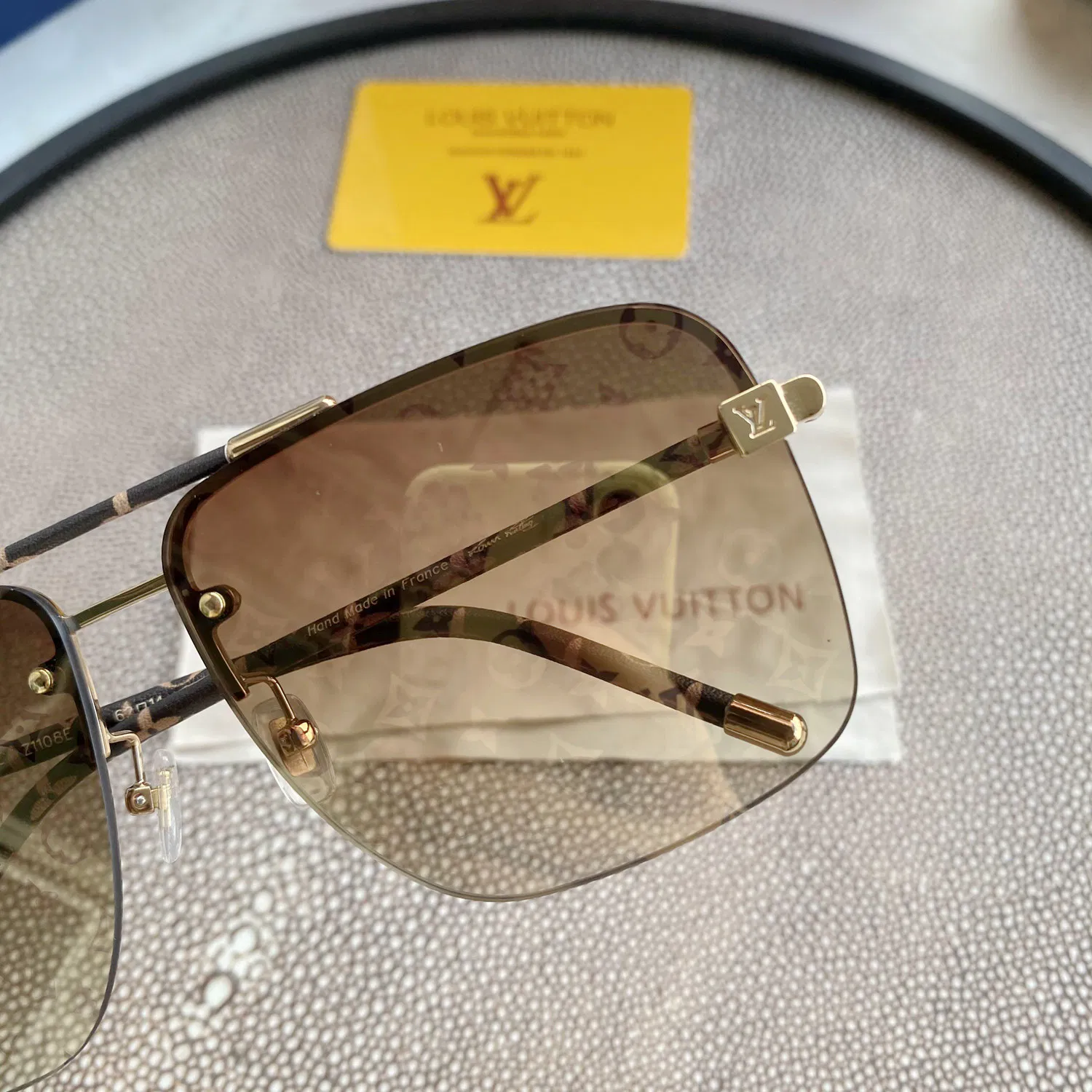 aviator sunglasses — image 5