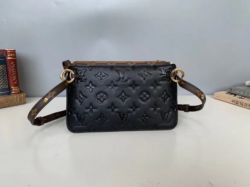 LV3 POUCH — image 9