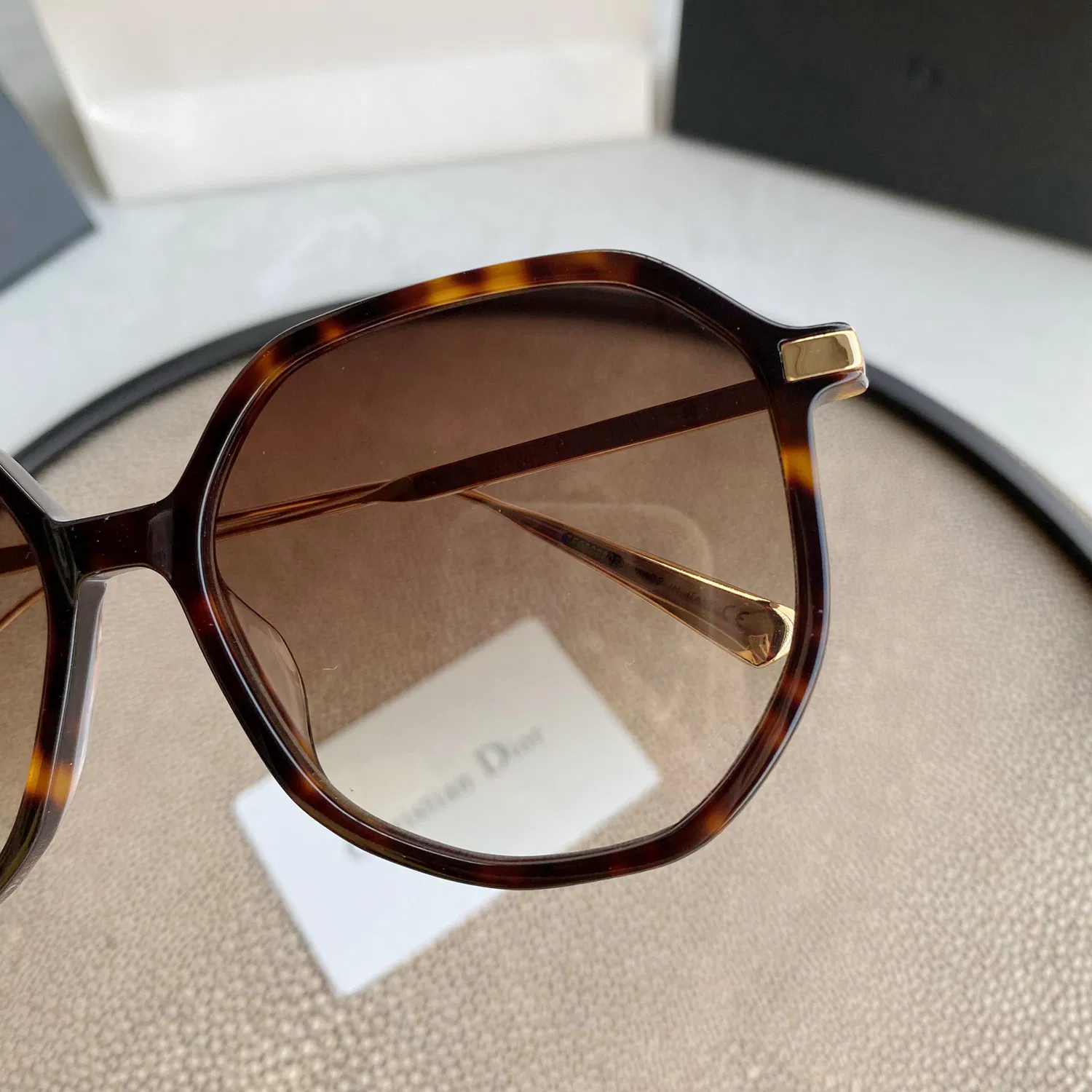 Round Sunglasses — image 4
