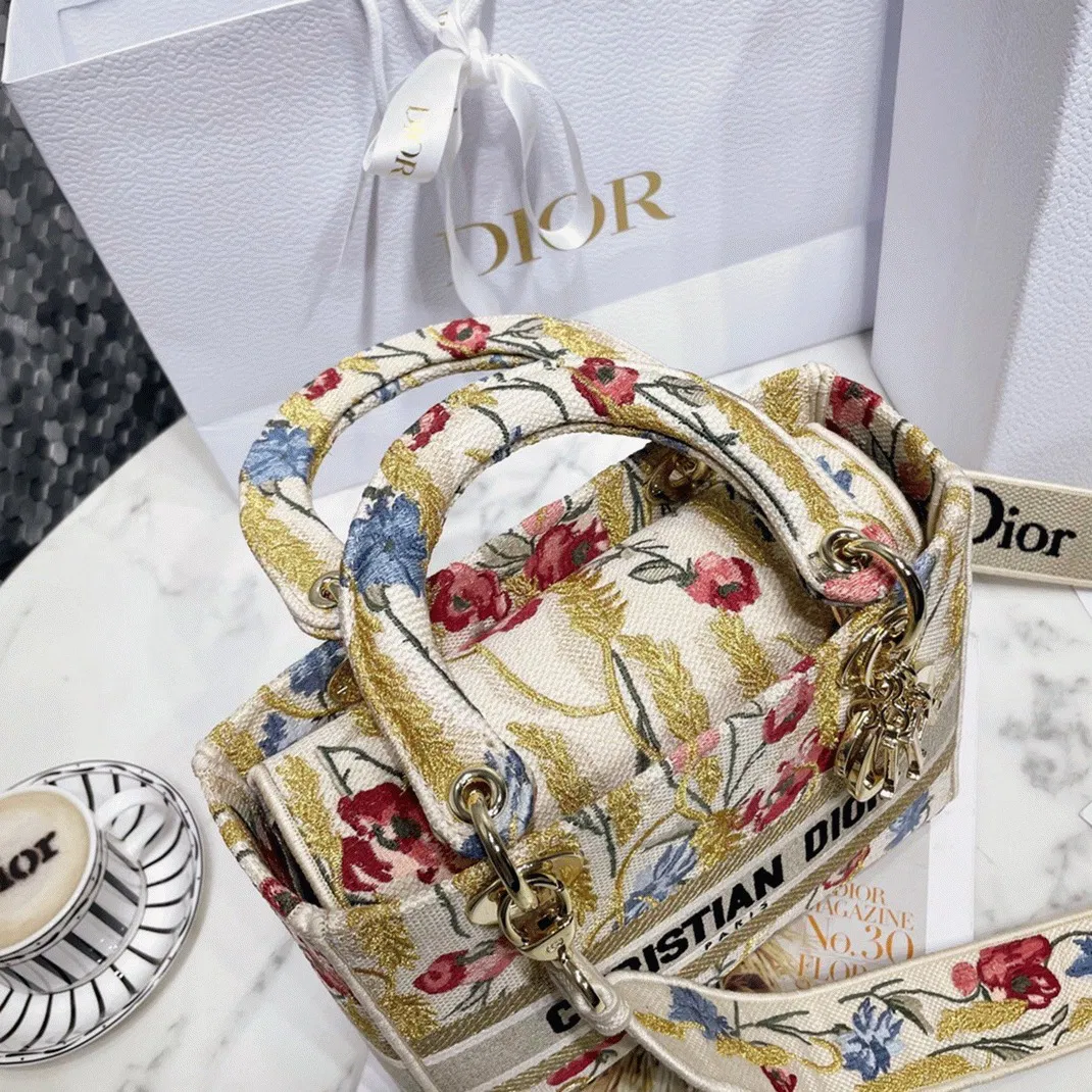 Dior Lady D-Lite Medium Bag in Hibiscus Metallic Thread Embroidery — image 7