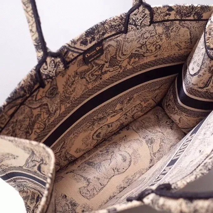 Dior Large Book Tote Bag Imitation in Blue Toile de Jouy Embroidery — image 3