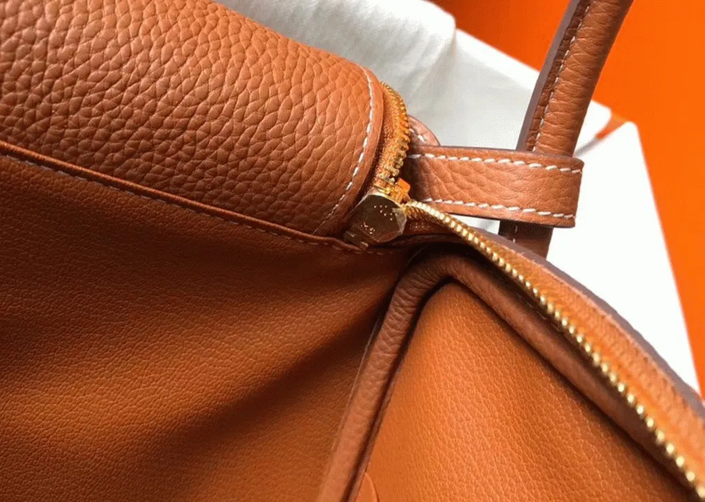 Luxury Hermes Lindy 26cm handbag in gold — image 3
