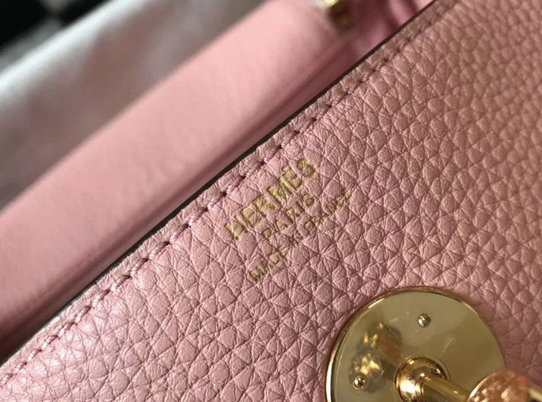 Hermes Lindy 26cm handbag in pink — image 3