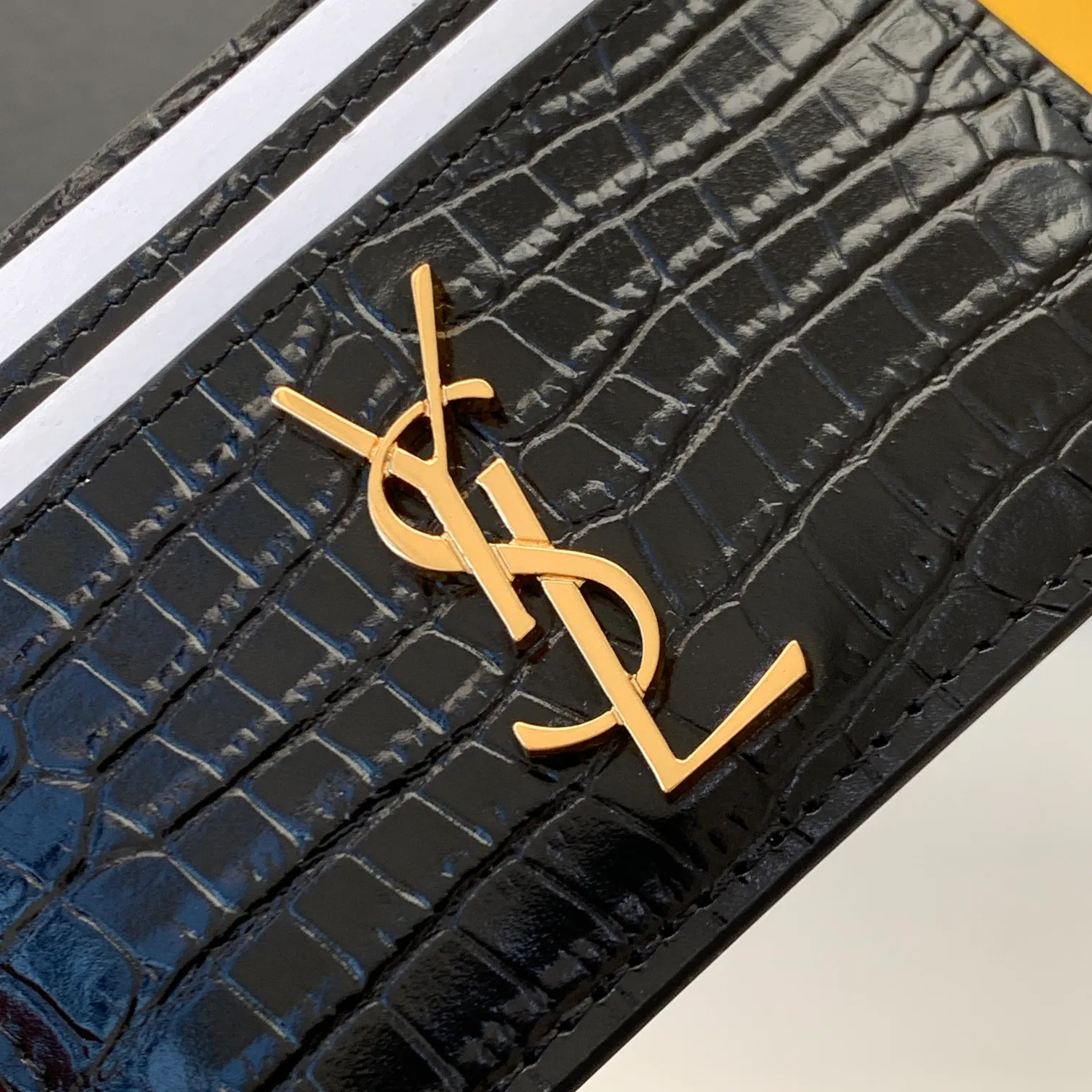 CASSANDRE MATELASSÉ CARD CASE IN GRAIN DE POUDRE EMBOSSED LEATHER — image 9