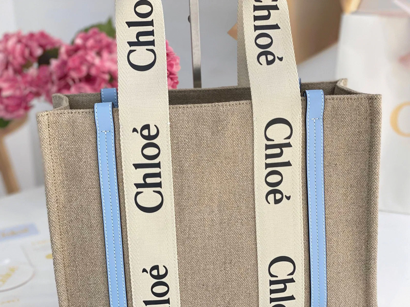 Top Quality Chloe Woody Medium Tote Bag in Linen Canvas with Blue Leather — image 2