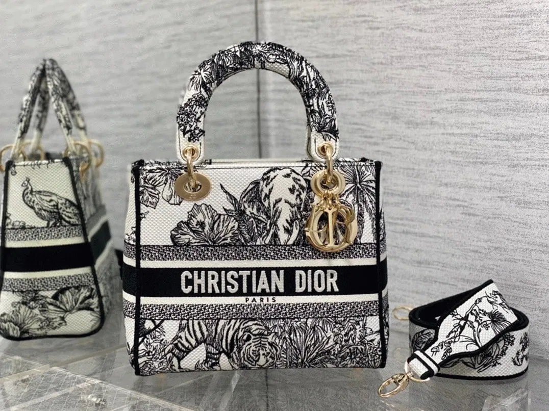 Dior Lady D-Lite Medium Bag Knockoff in White Toile de Jouy Voyage Embroidery — image 2