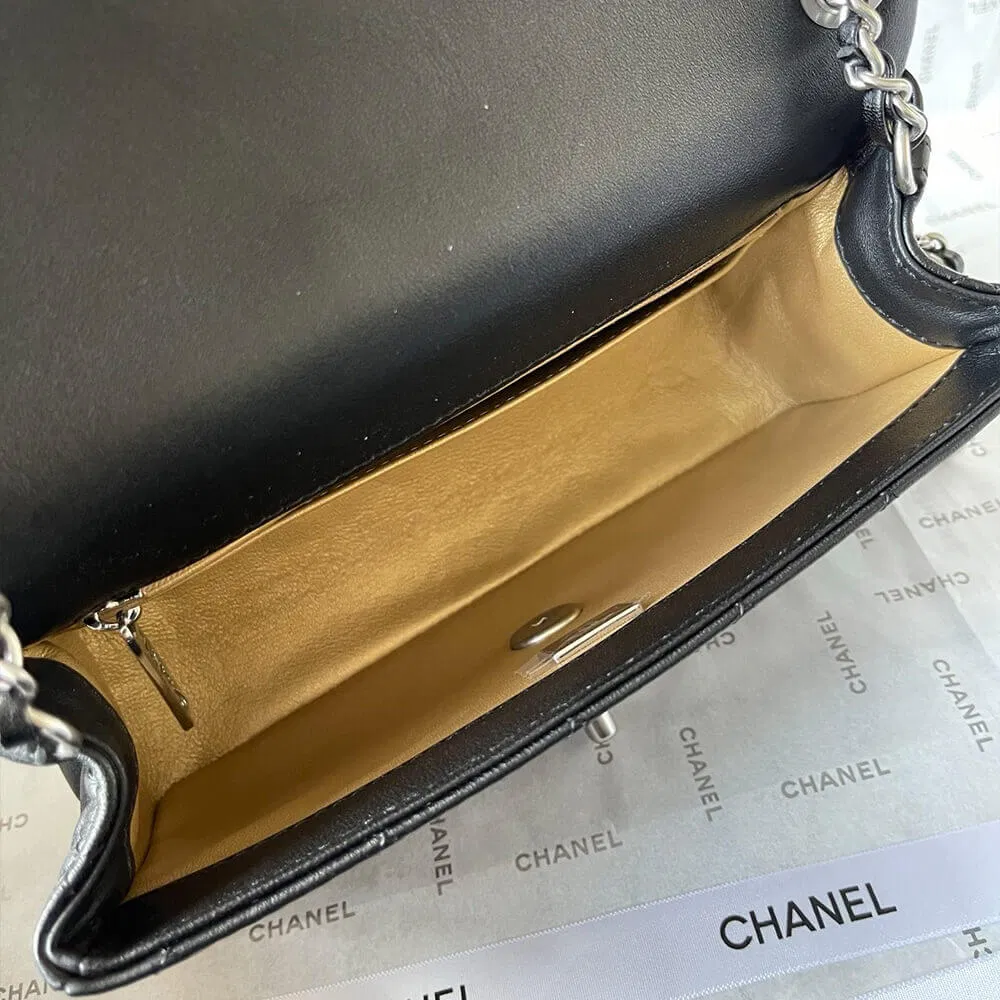 Chanel Pearl Crush Mini Rectangular Flap — image 2