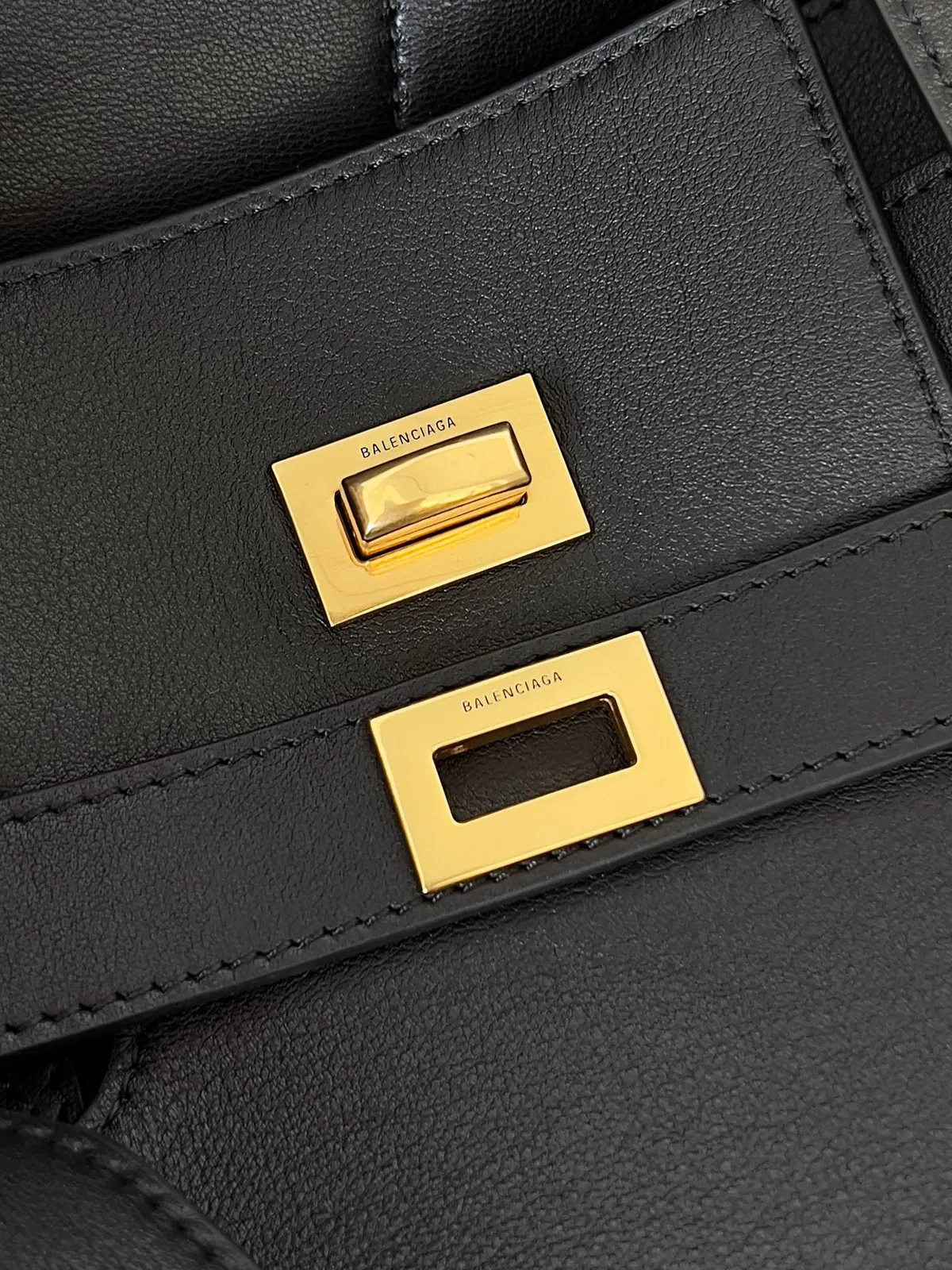 Knockoff Balenciaga Bel Air Carry All Medium Bag Black Calfskin — image 8