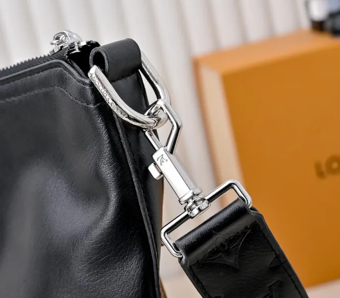 LV Night Vagabond Hobo In Black — image 9