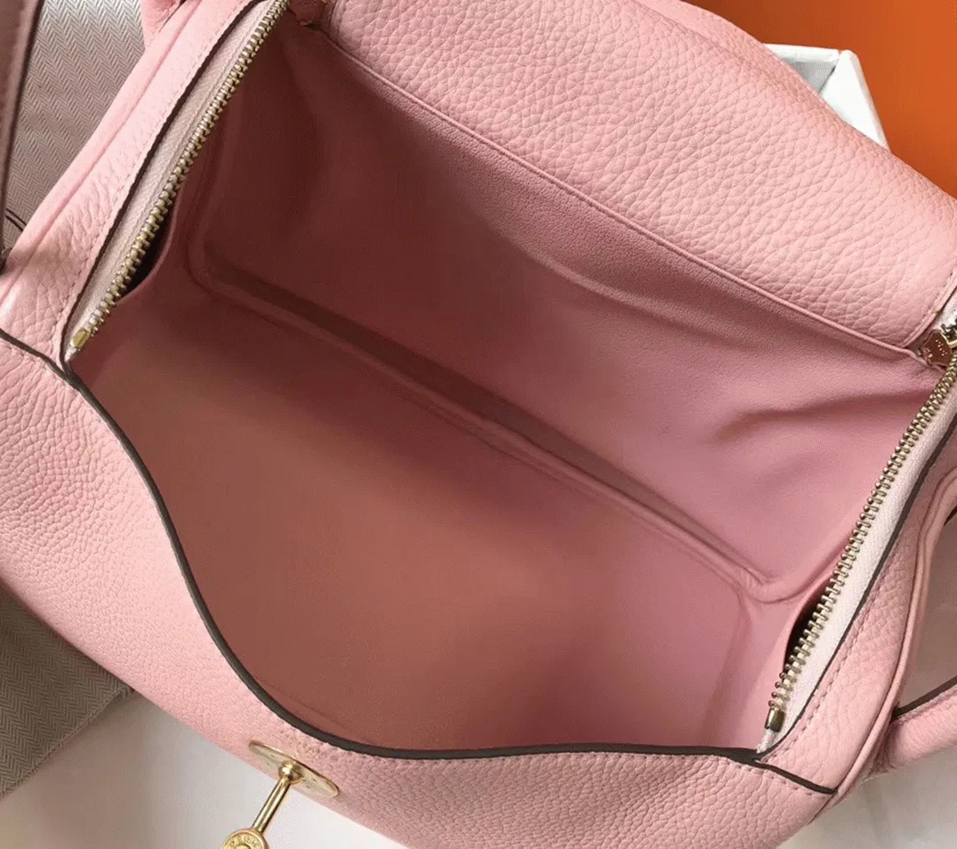 Hermes Lindy 26cm handbag in pink — image 2