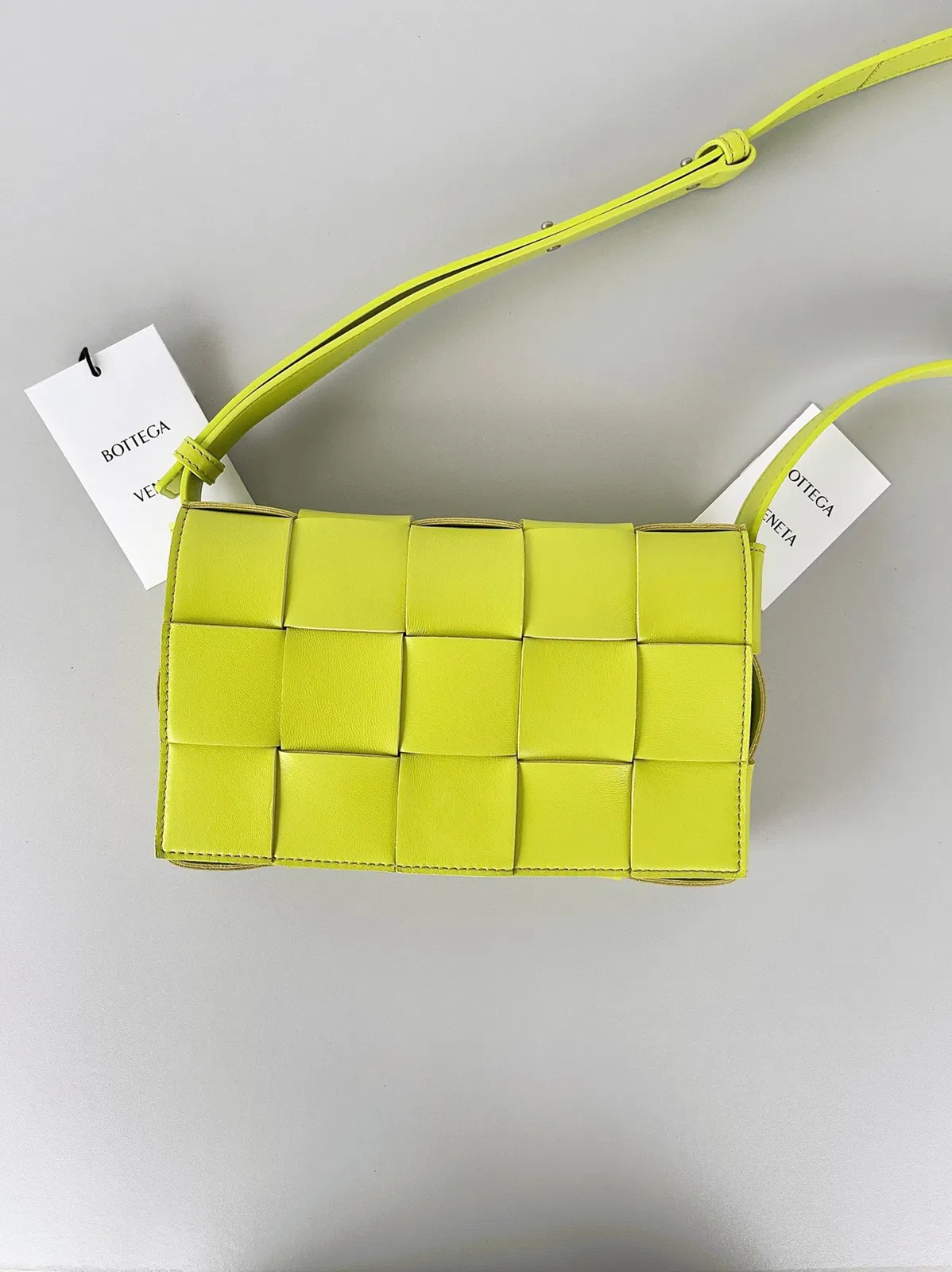 Top Quality Bottega Veneta Cassett Bag In Acid Kiwi — image 4