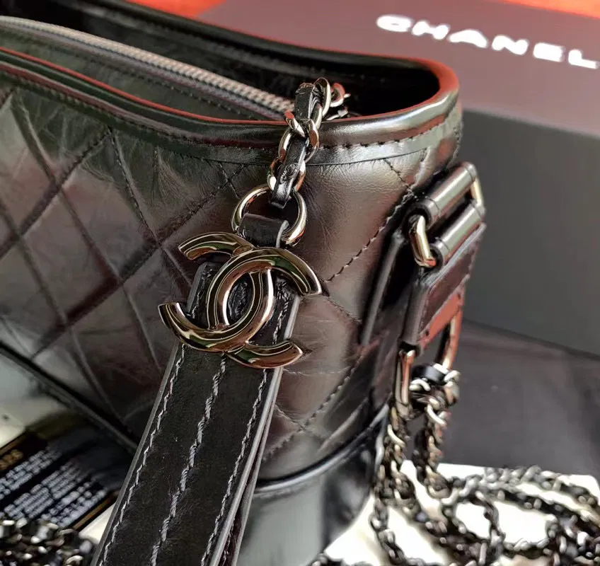 Gabrielle Classic Bag — image 3