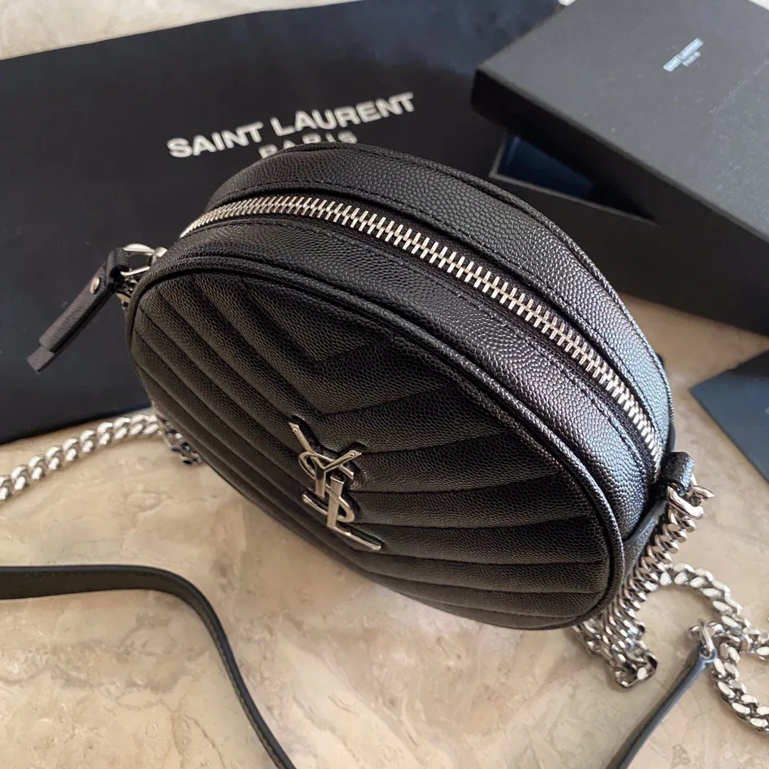 VINYLE ROUND CAMERA BAG IN CHEVRON-QUILTED SMOOTH LEATHER — image 5