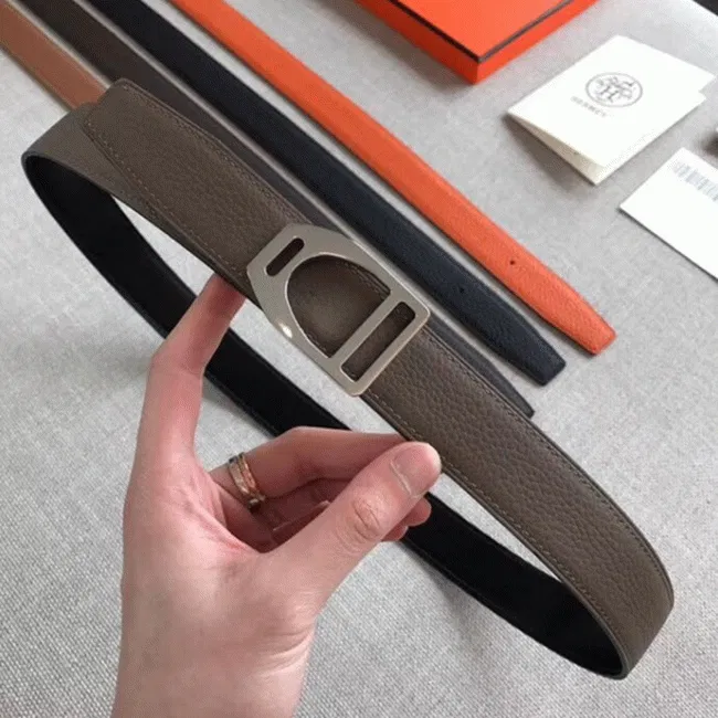 Knockoff Hermes Etrier buckle belt in taupe shade — image 2