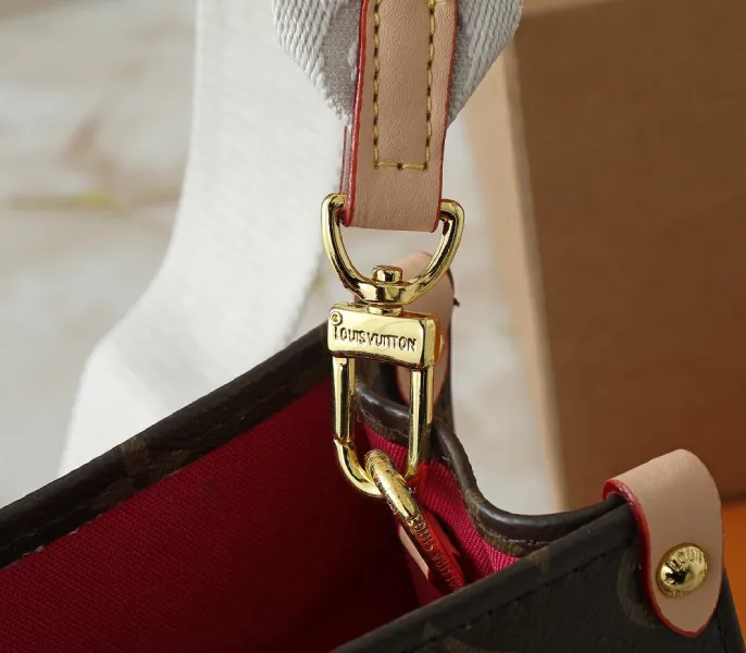 X TM Monogram Canvas Onthego PM — image 7
