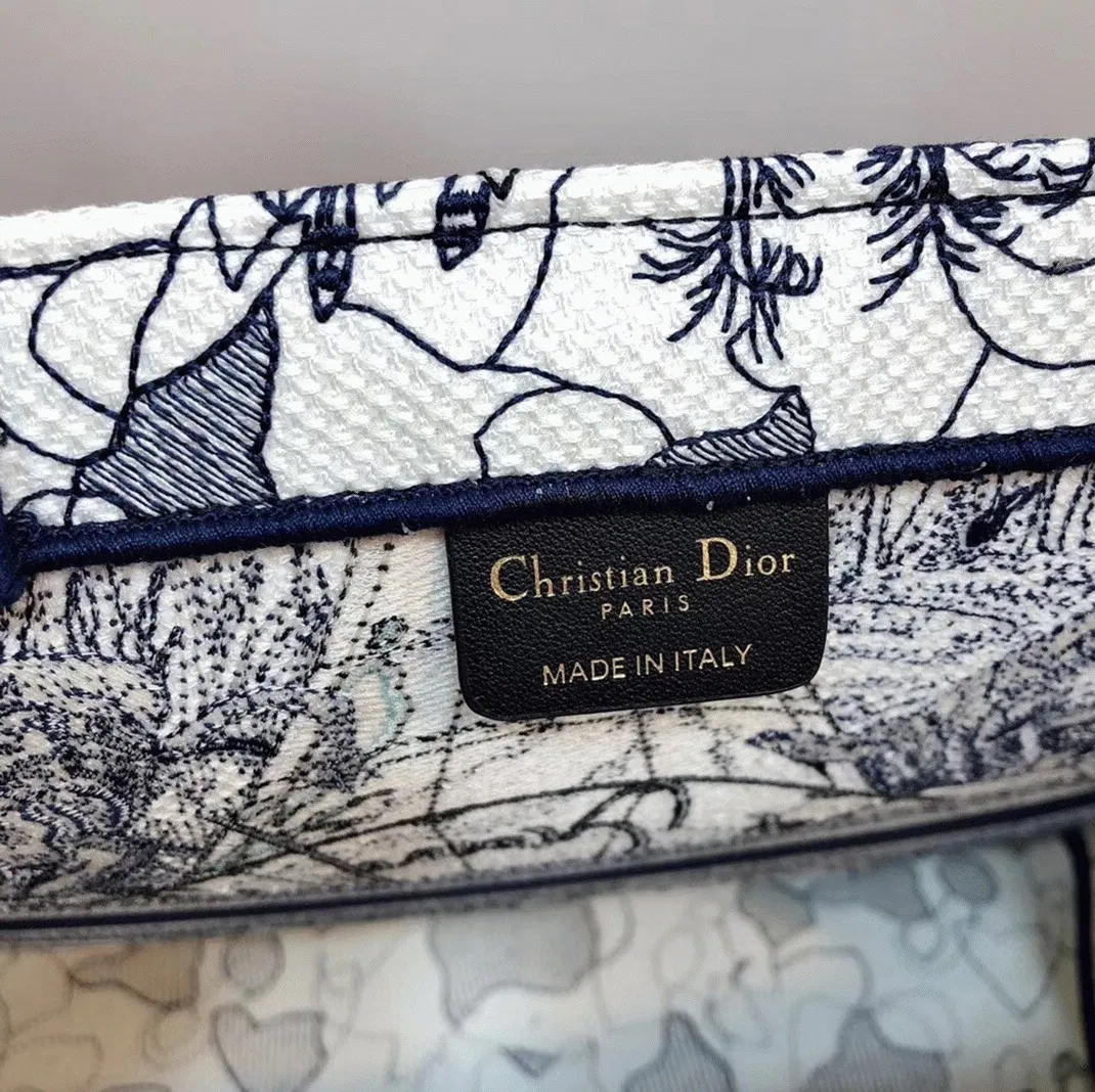 Dior Large Book Tote Bag Knockoff in Around The World Embroidered Canvas — image 7