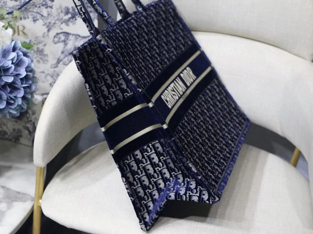 Dior Large Book Tote Bag in Blue Oblique Embroidered Velvet — image 4