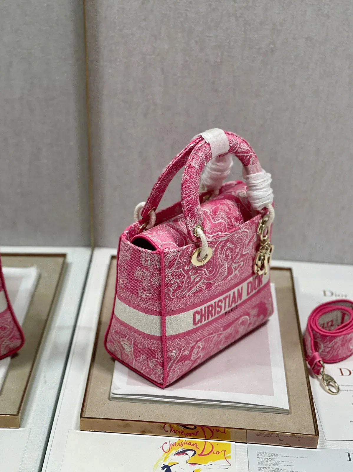 Dior Lady D-Lite Medium Bag in Fluorescent Pink Toile de Jouy Reverse Embroidery — image 2