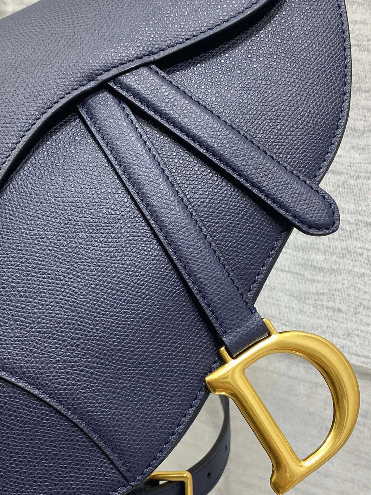 Dior Saddle Bag with Strap in Indigo Blue Grained Calfskin — image 7
