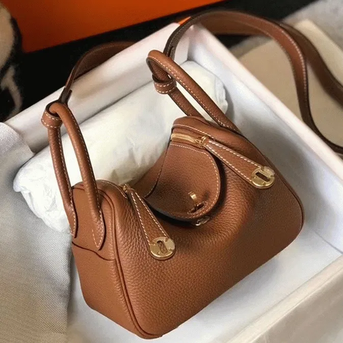 Top Hermes Lindy Mini handbag in gold