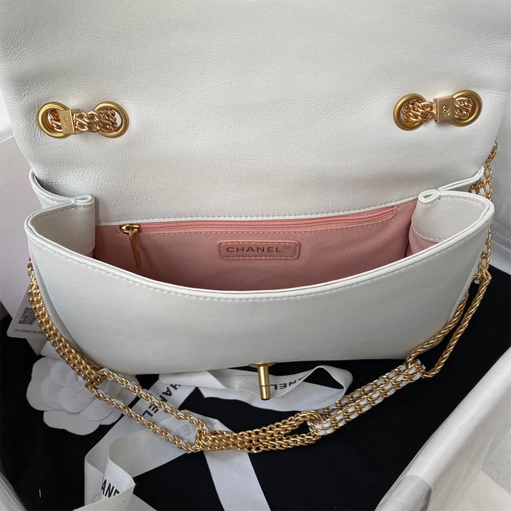 CHANEL FLAP BAG — image 5