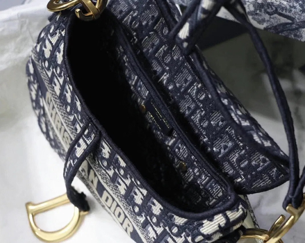 Dior Saddle Bag in Blue Dior Oblique Embroidery — image 6